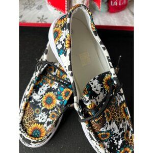 Womens Casual Slip-On Sneakers Floral Animal Print Size 11/ 11.5 Sunflowers